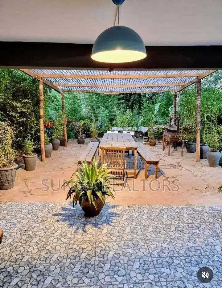 Furnished 1bdrm Bungalow in Old Kitisuru for rent