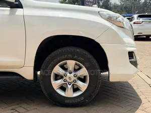 Toyota Land Cruiser Prado 2009 White