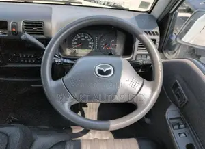 Mazda Bongo 2020