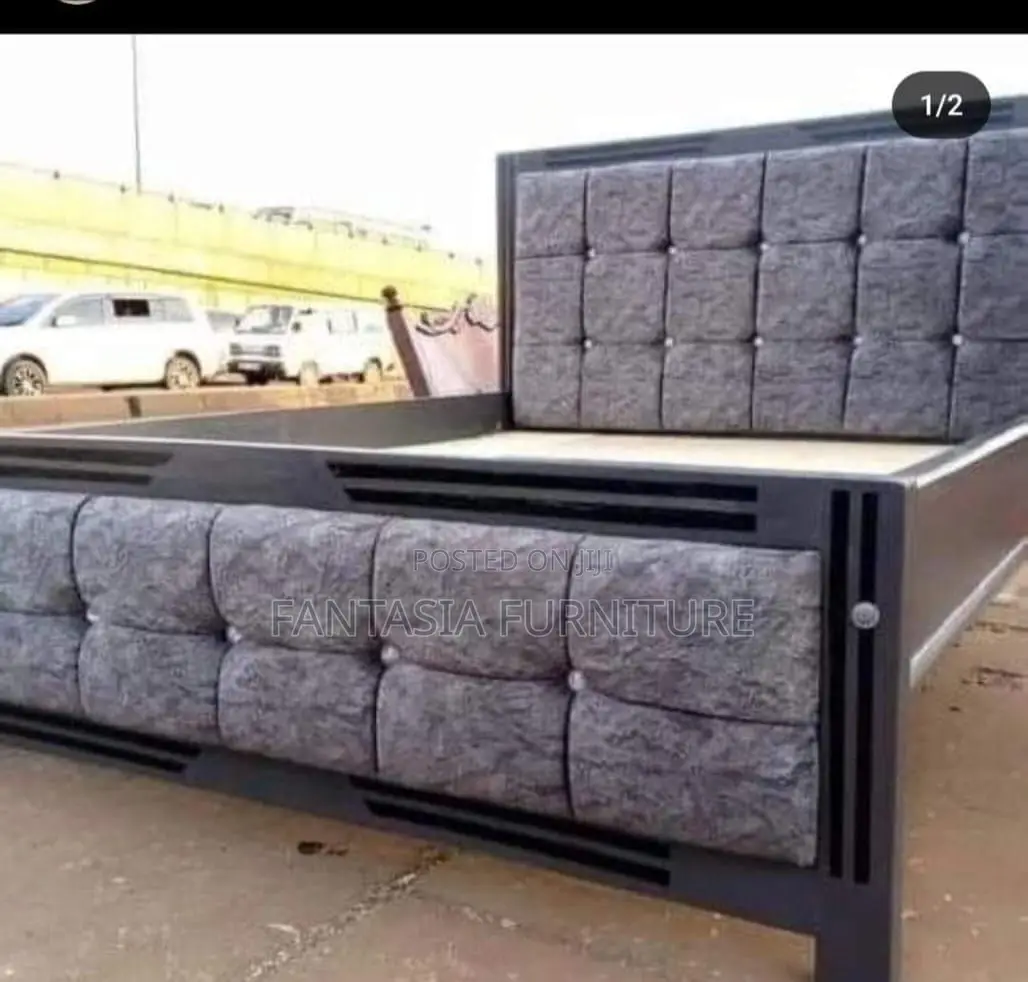 5x6 Charcoal Grey Tufted Mocket Bed