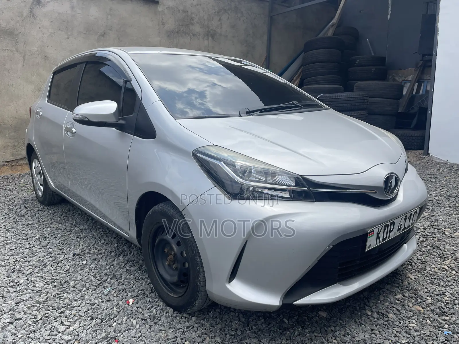 Toyota Vitz 1.0 FWD 5dr 2016
