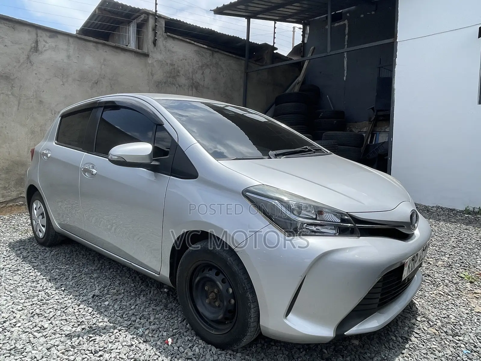 Toyota Vitz 1.0 FWD 5dr 2016