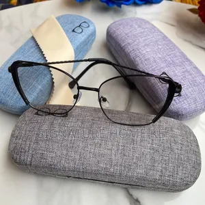 Photocromatic Sunglasses
(Sunnies+casing+wipe)