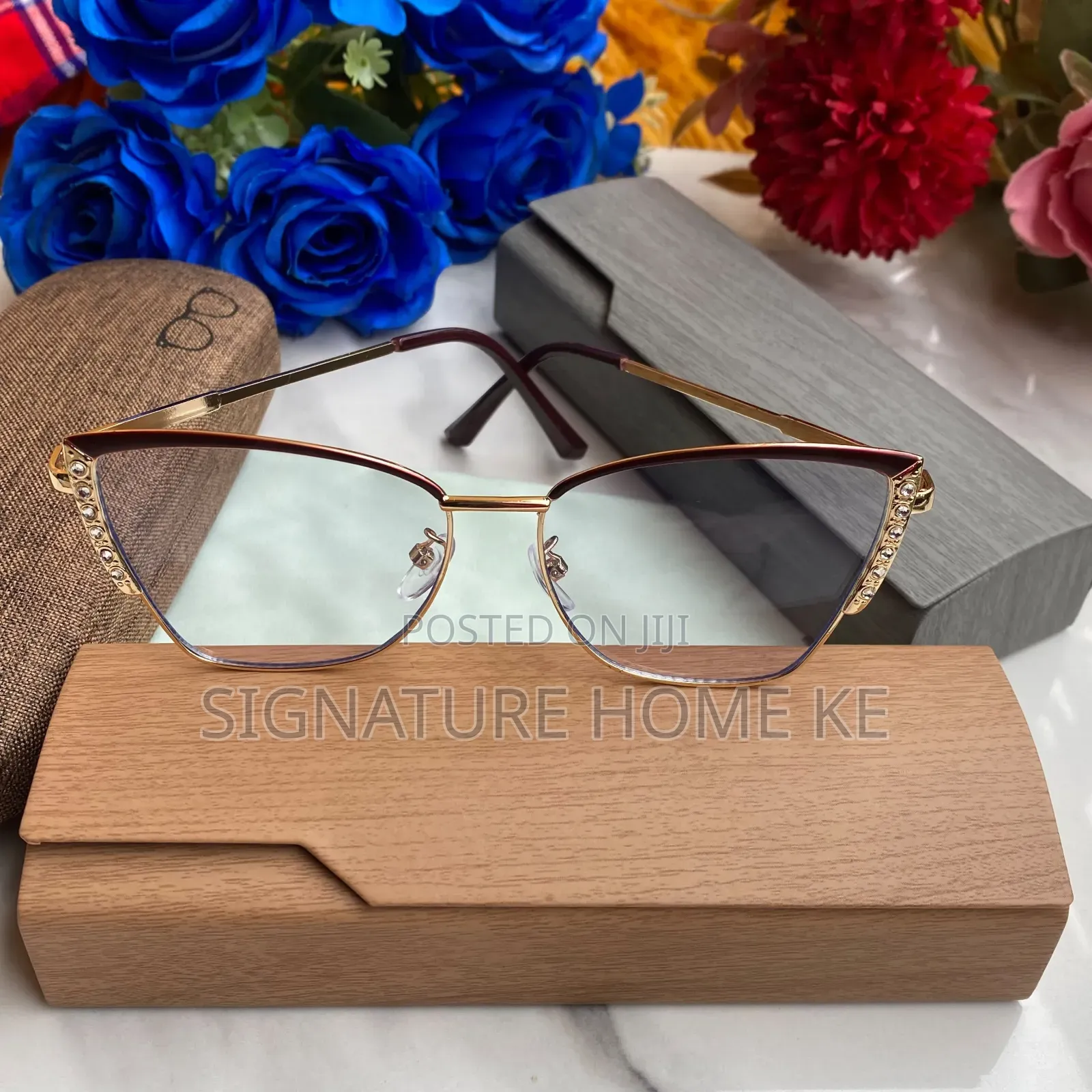 Photocromatic Sunglasses
(Sunnies+casing+wipe)