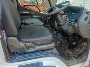 Mitsubishi Canter Single