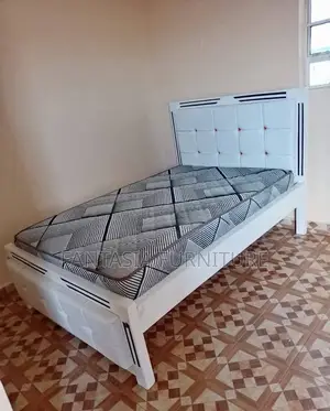 5x6 White Tufted Single Mocket Bed