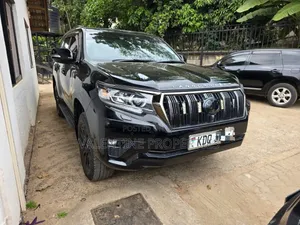 Toyota Land Cruiser Prado 2022 Black