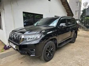 Toyota Land Cruiser Prado 2022 Black