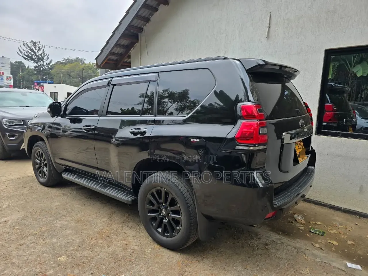 Toyota Land Cruiser Prado 2022 Black