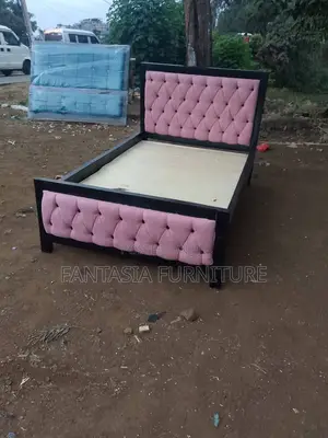 5x6 Pink Diamond-Tufted Mocket Bed