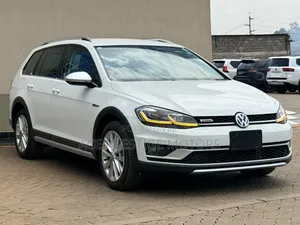 Volkswagen Golf 2019 White