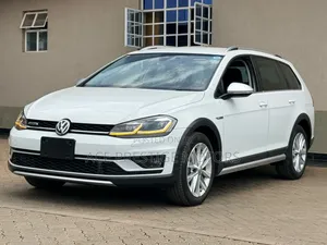 Volkswagen Golf 2019 White