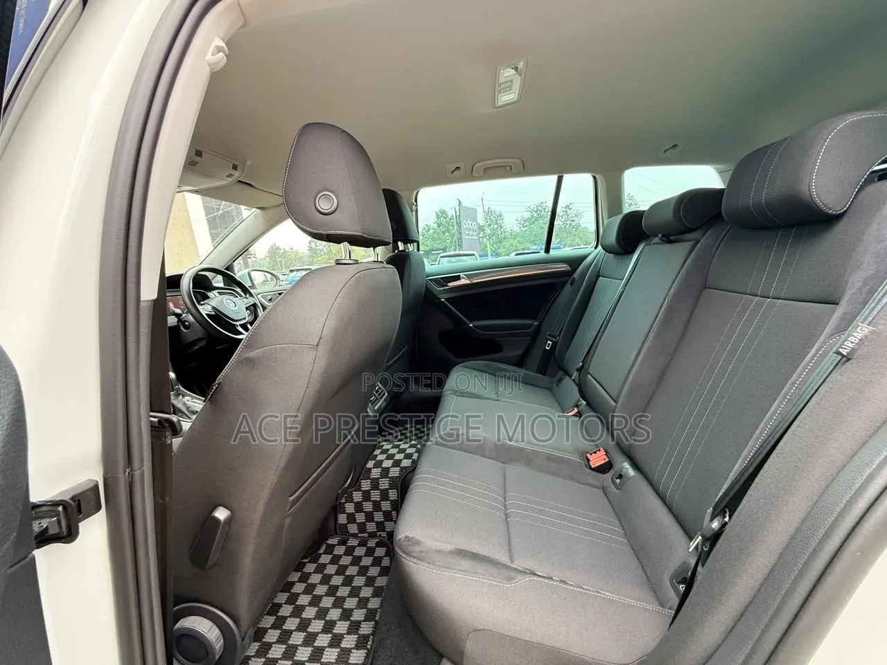 Volkswagen Golf 2019 White