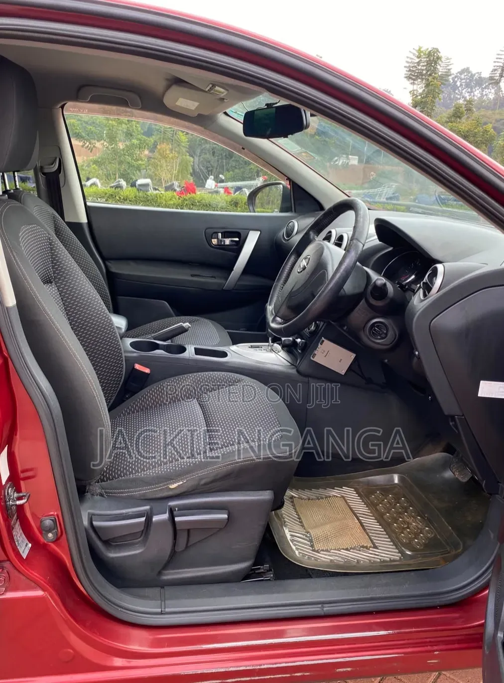 Nissan Dualis 2011 Red