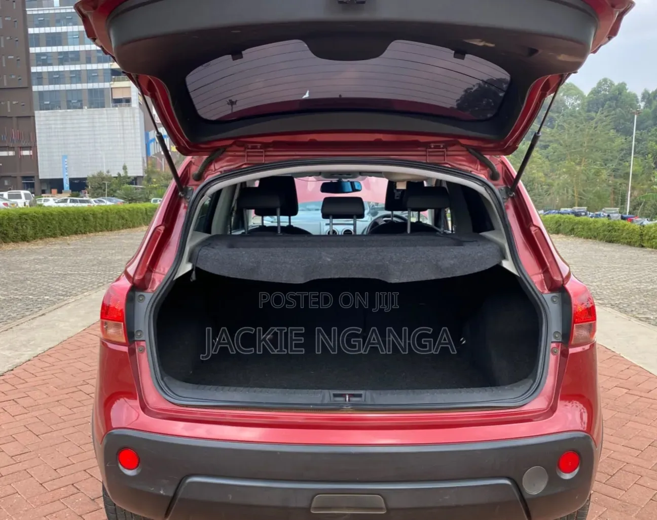 Nissan Dualis 2011 Red