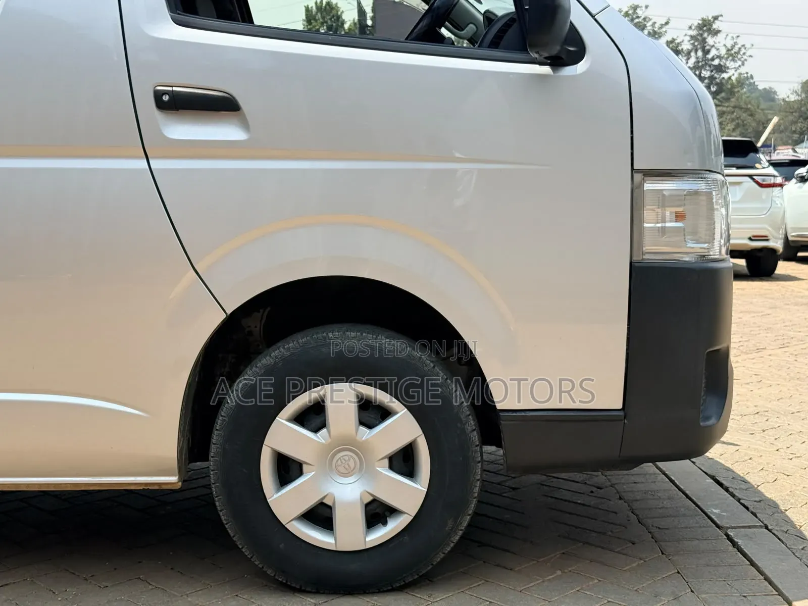 Toyota HiAce 2019 Silver