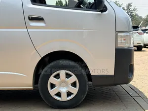 Toyota HiAce 2019 Silver