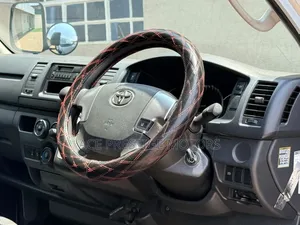 Toyota HiAce 2019 Silver