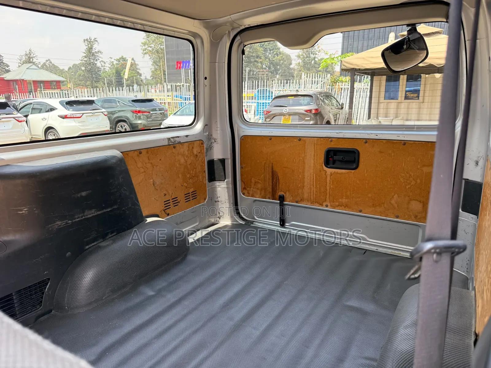 Toyota HiAce 2019 Silver