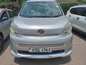 Toyota Noah 2009 Silver