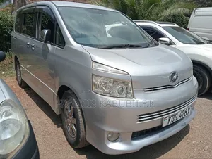 Toyota Noah 2009 Silver