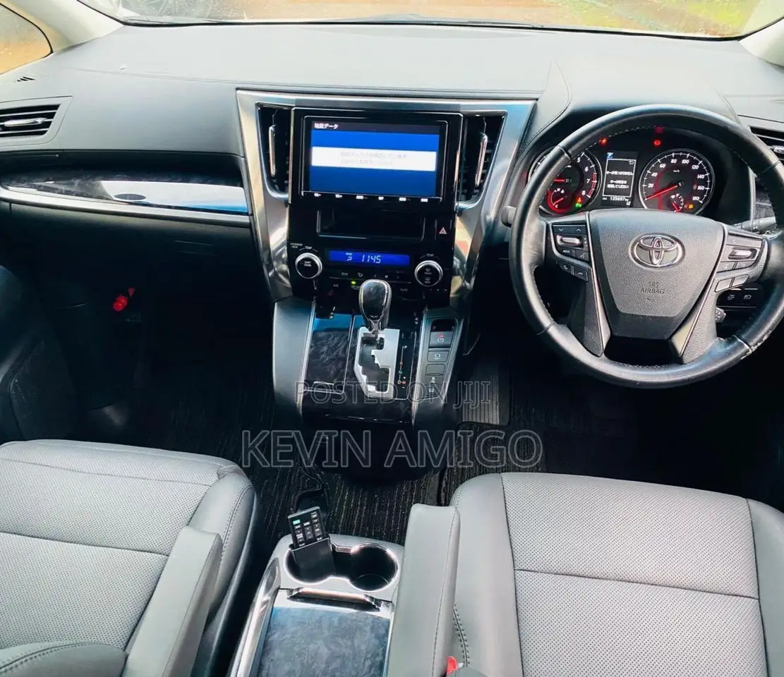 Toyota Vellfire 2019 White