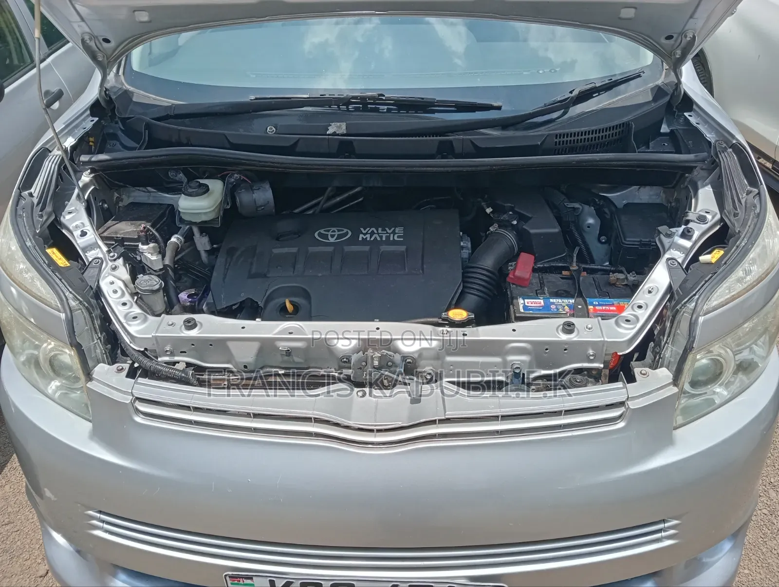 Toyota Noah 2009 Silver