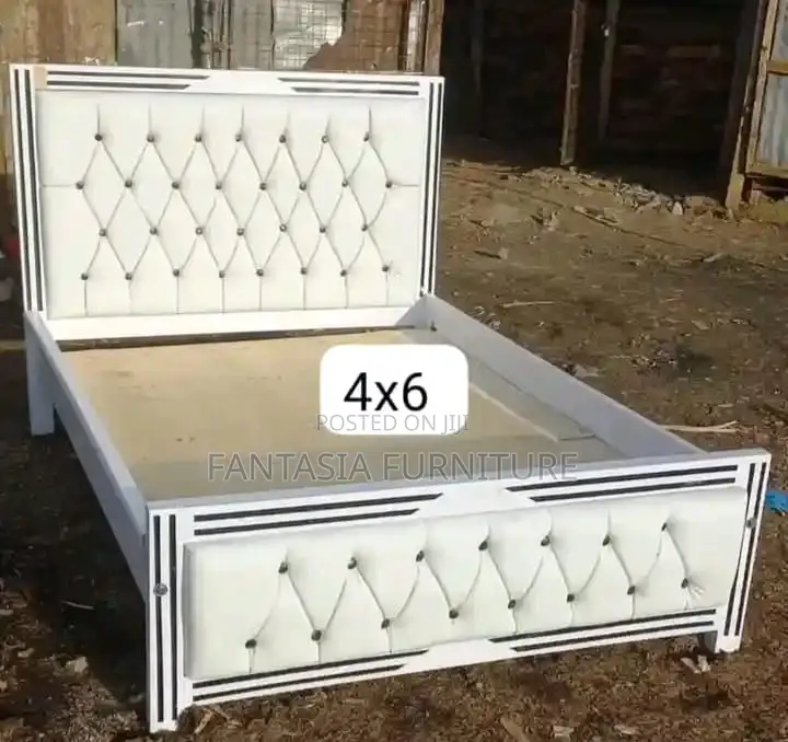 White Diamond-Tufted Mocket Bed – 4x6