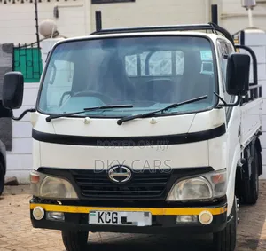 Toyota Dyna 2010 White