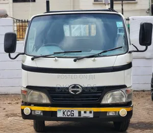 Toyota Dyna 2010 White