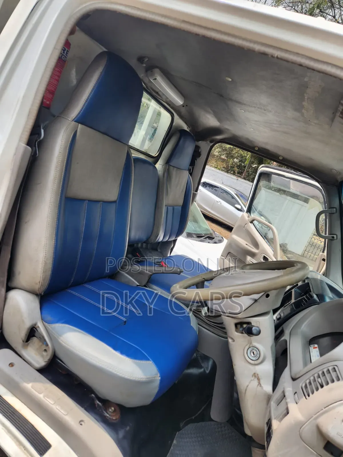 Toyota Dyna 2010 White