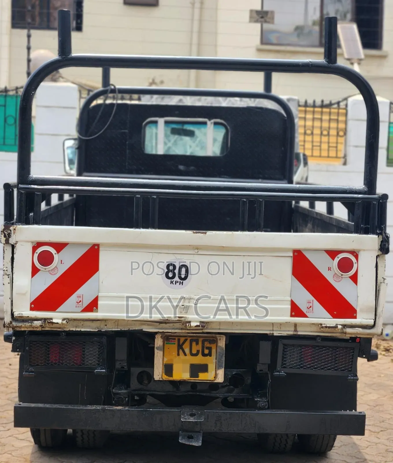 Toyota Dyna 2010 White