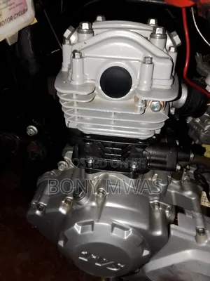 TVS HLX 125 2025 Red