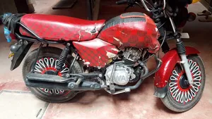 TVS HLX 125 2025 Red