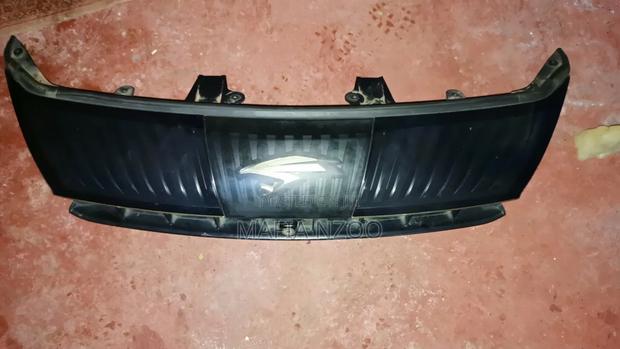 Harrier New Model (2016-2020) Emblem Grill