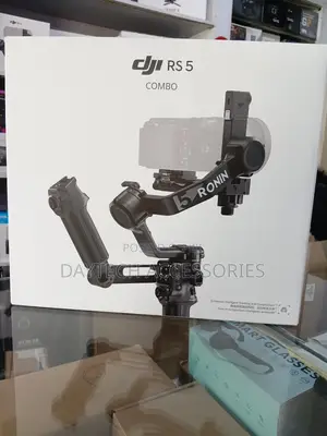 DJI RS 5 Gimbal Combo Kit With AI Tracking Module Briefcase Handle