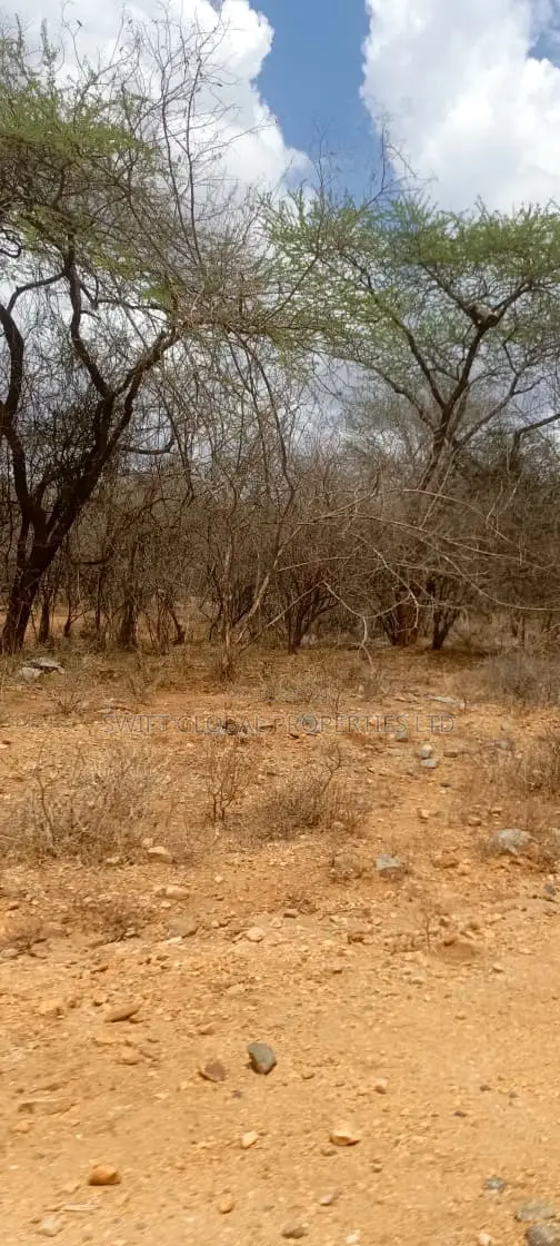 0ver 100 Acres Is Available for Lease in Makueni County in Kambu