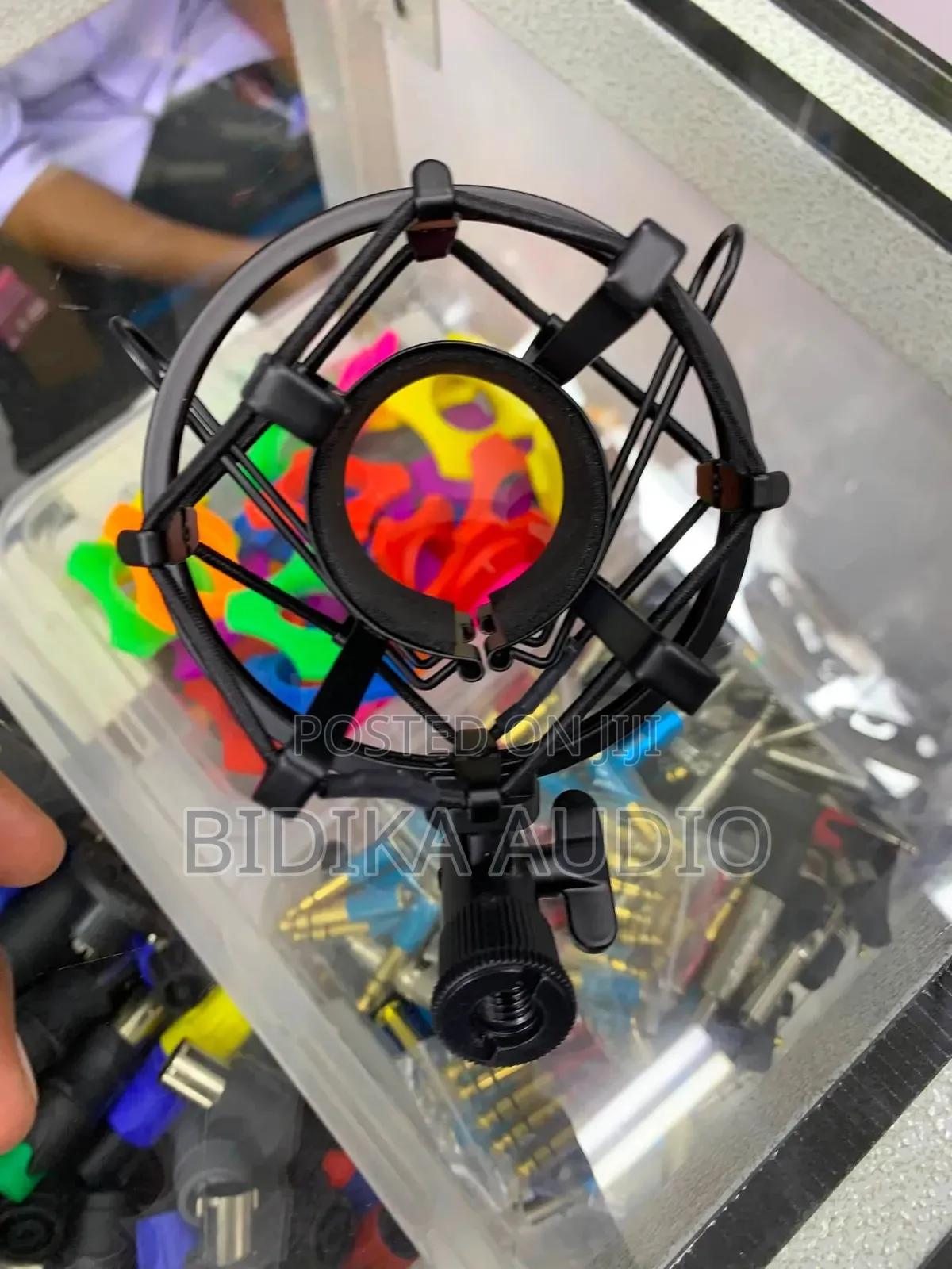 Microphone Shock Mount Designed for Large-Diaphragm Studio Microphones