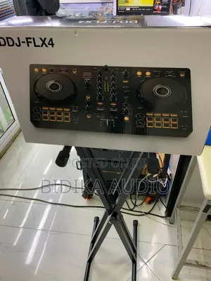 Pioneer DJ DDJ-FLX4 2-Deck Rekordbox and Serato DJ Controller