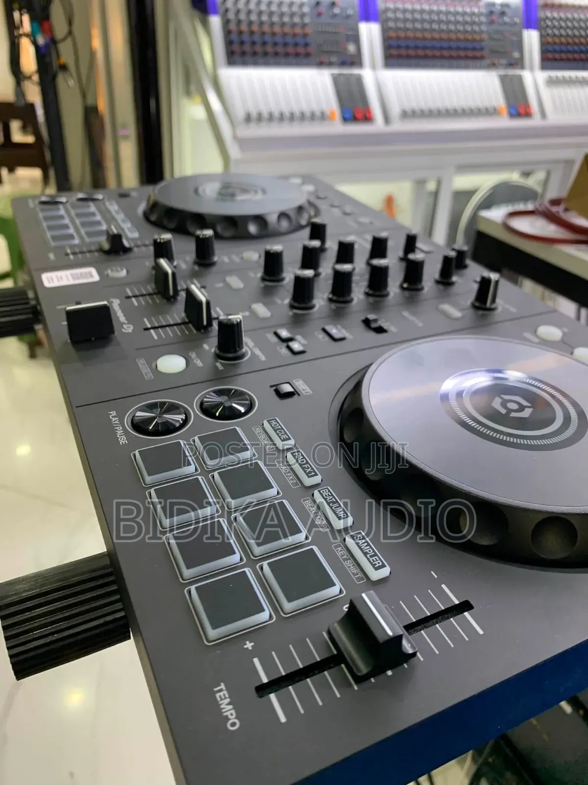 Pioneer DJ DDJ-FLX4 2-Deck Rekordbox and Serato DJ Controller