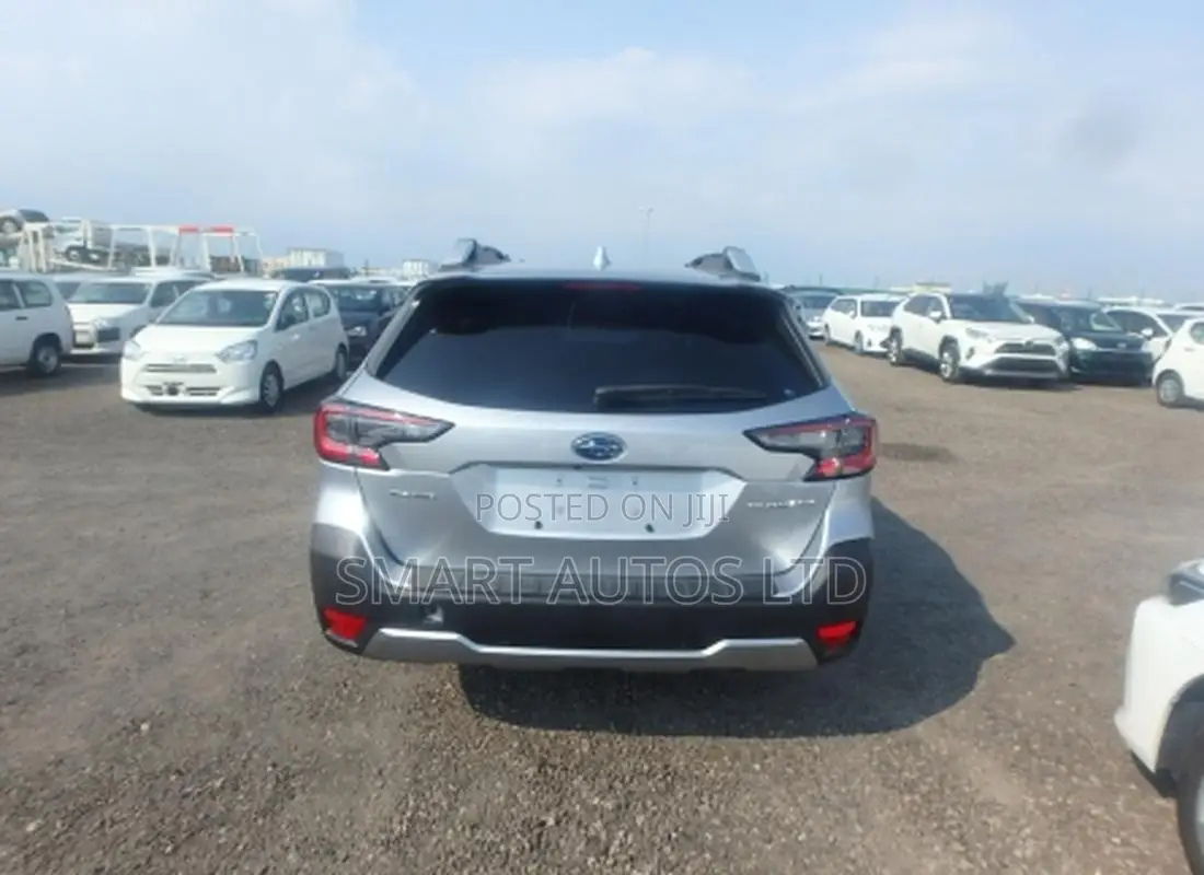 Subaru Outback 2022 Silver