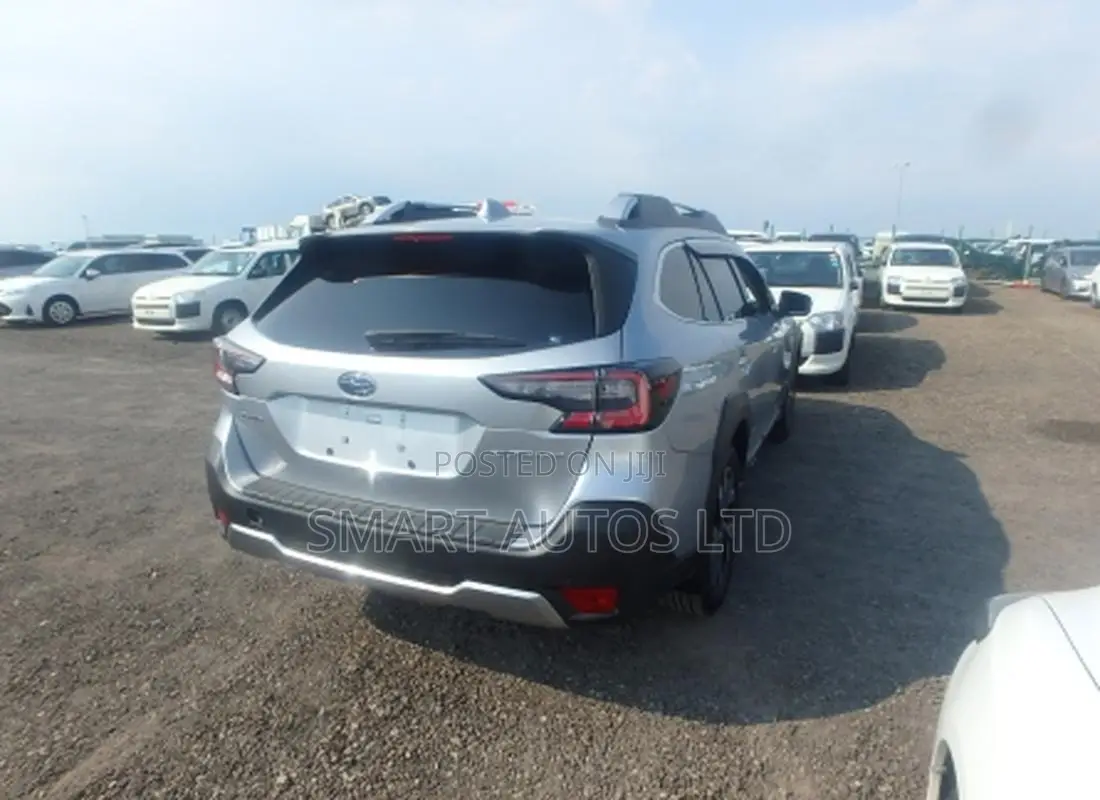 Subaru Outback 2022 Silver