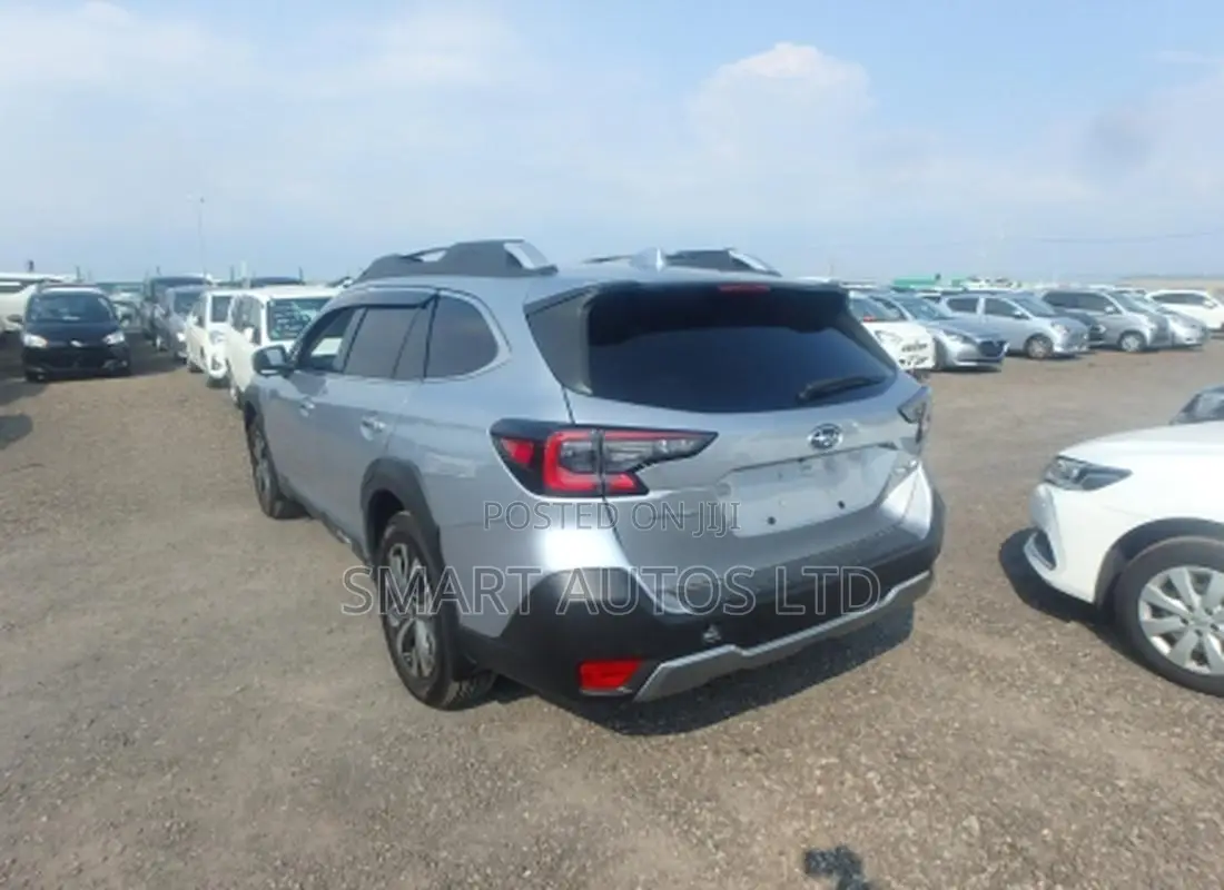 Subaru Outback 2022 Silver