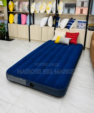 INFLATABLE MATTRESS With Free ELECTRIC Pump 5 by 6