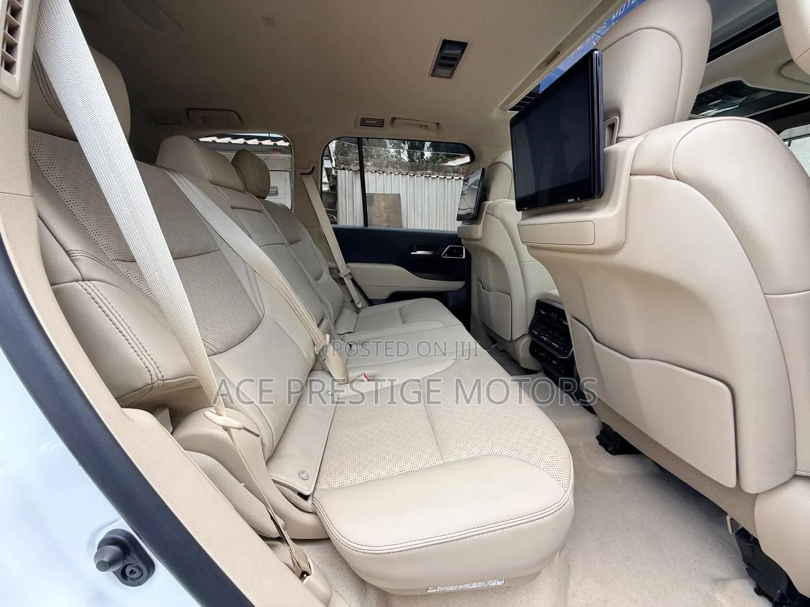 Toyota Land Cruiser 2023 White