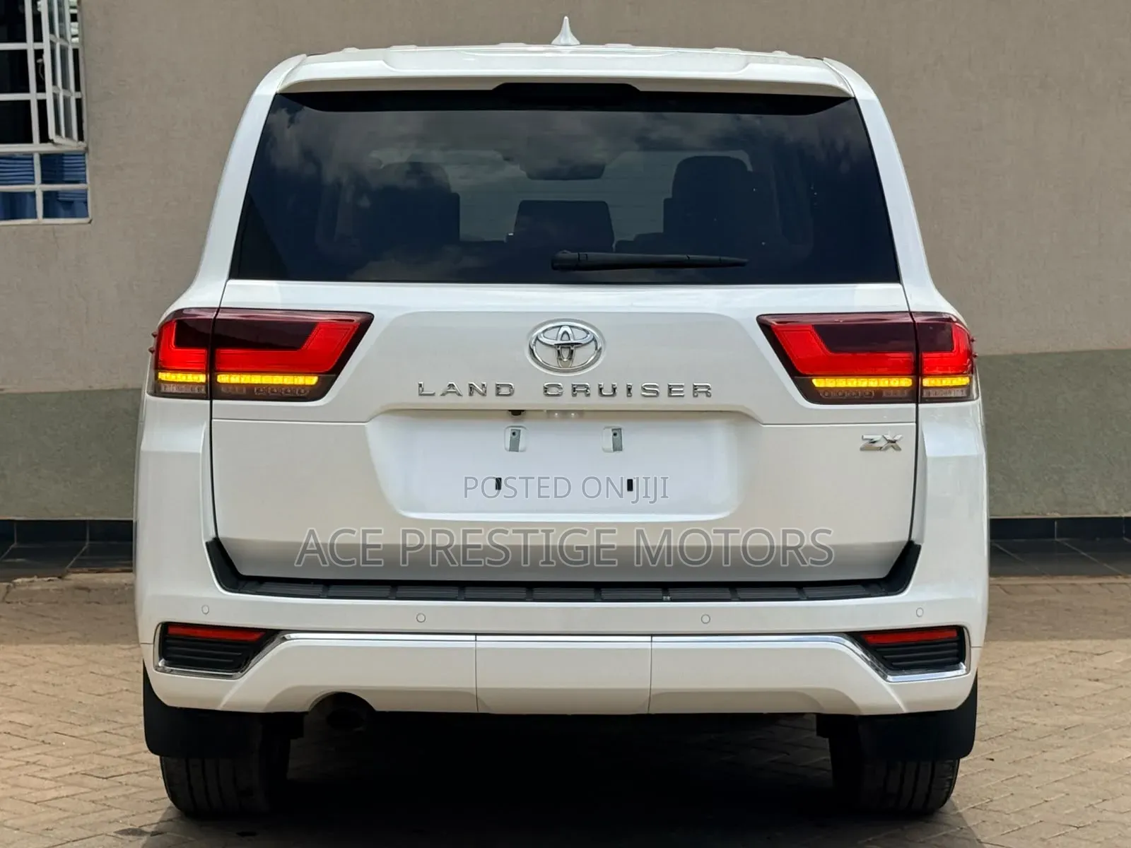 Toyota Land Cruiser 2023 White
