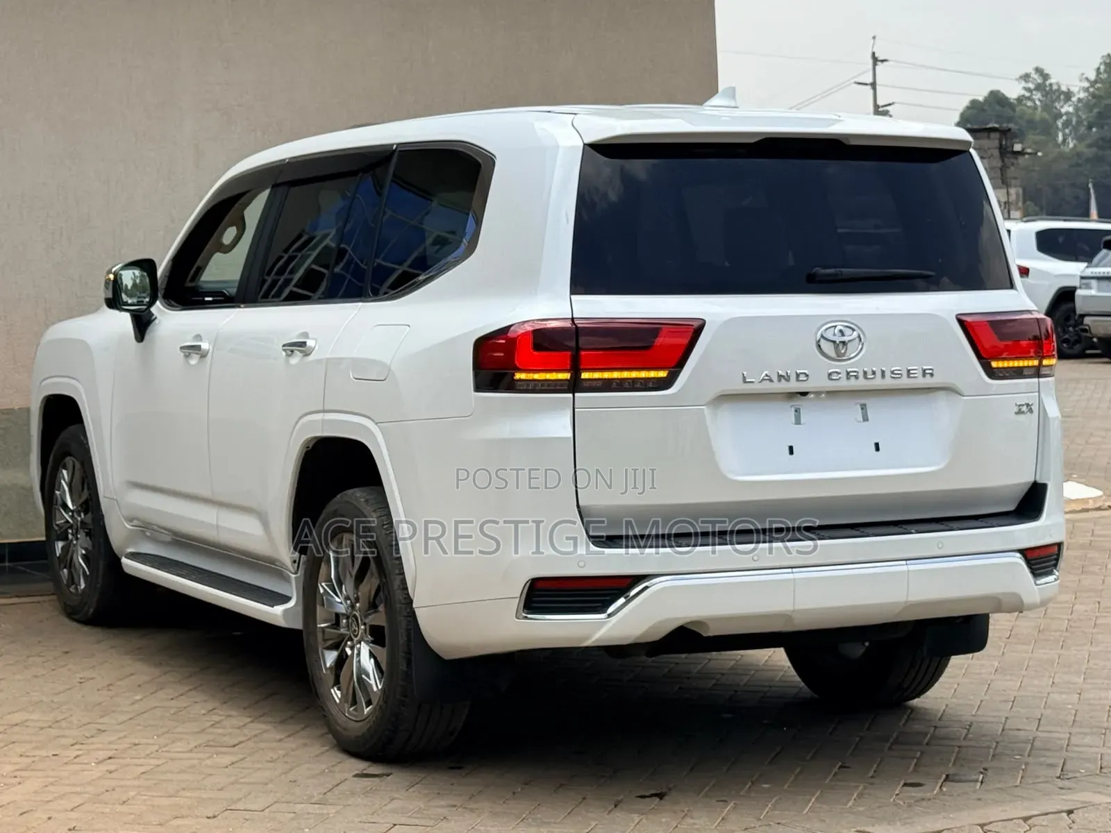 Toyota Land Cruiser 2023 White