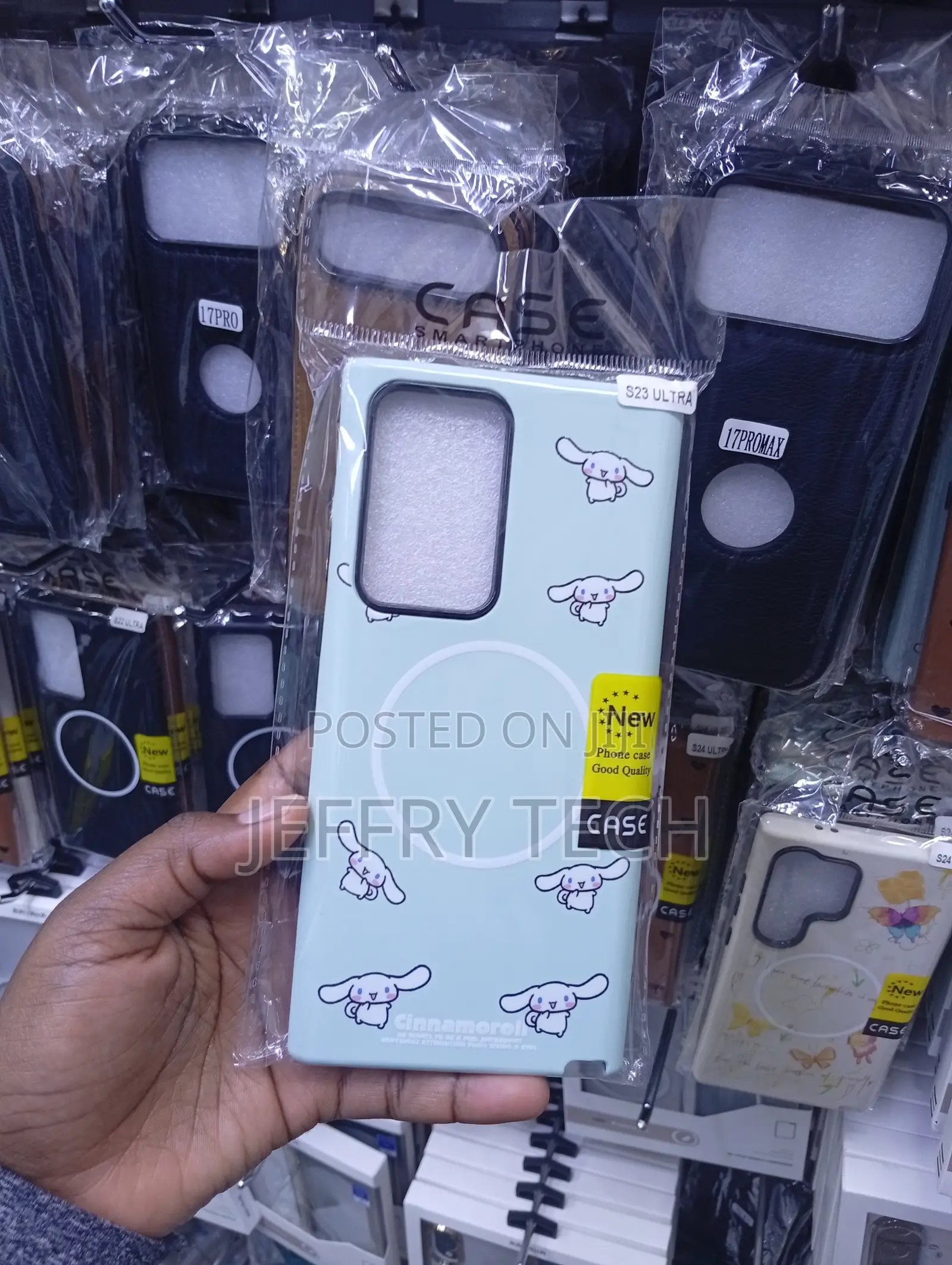 S24 MagSafe-compatible Phone Case Designed With a Light Blue