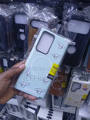 S24 MagSafe-compatible Phone Case Designed With a Light Blue