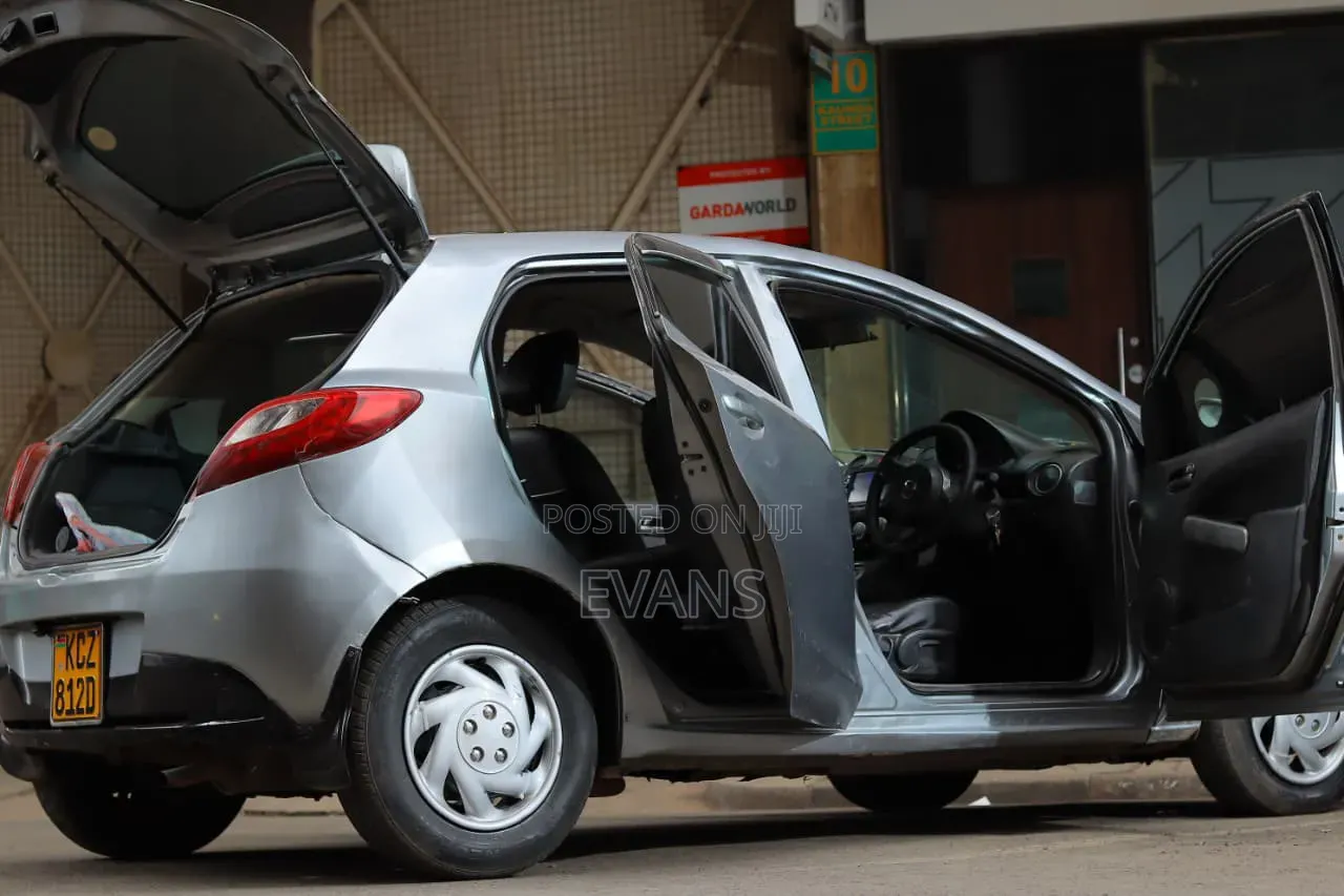 Mazda Demio 2013 Silver